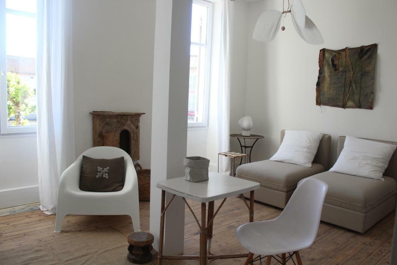 La Maison Sur La Place Penne-dʼAgenais Exteriör bild